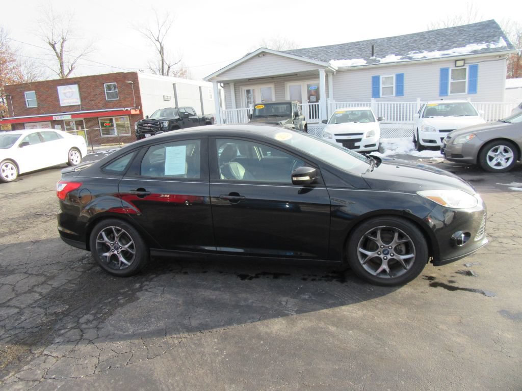 Used 2014 Ford Focus SE w/ Equipment Group 201A FWD image 4