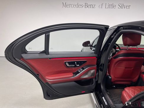 Used 2022 Mercedes-Benz S 500 4MATIC image 23