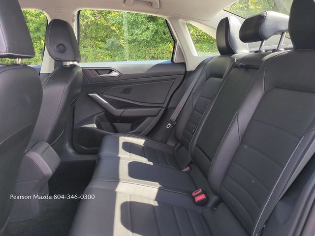 Used 2024 Volkswagen Jetta SE FWD image 14