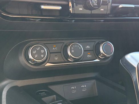 New 2026 Nissan Kicks S image 27