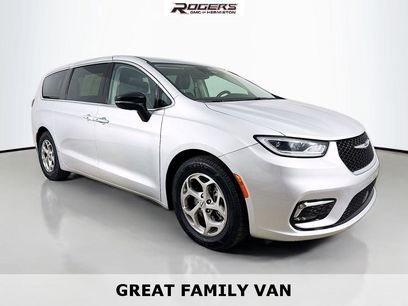 Used 2024 Chrysler Pacifica Limited