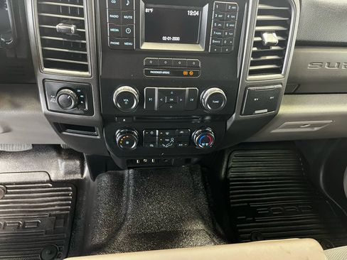 Used 2017 Ford F250 XL w/ Power Equipment Group image 16