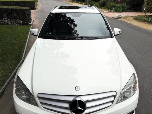 Used 2010 Mercedes-Benz C 300 Sedan image 11