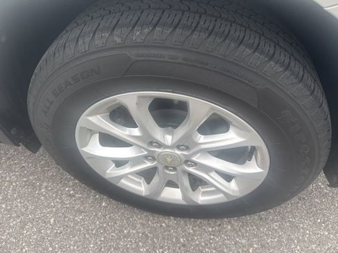 Used 2019 Chevrolet Equinox LT image 12