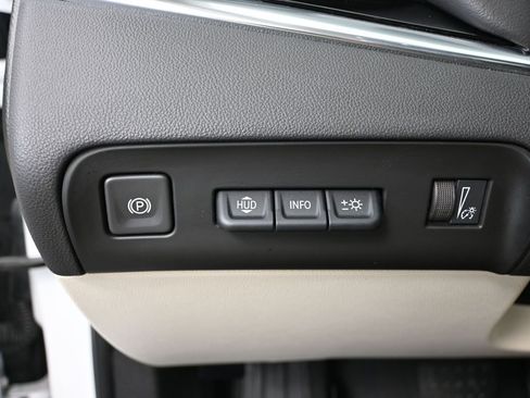 Used 2022 Buick Enclave Avenir w/ Avenir Technology Package image 36