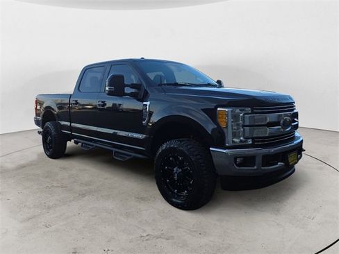 Used 2017 Ford F250 Lariat w/ Lariat Value Package image 7