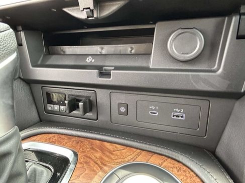Used 2024 Nissan Armada SL w/ Captain's Chairs Package RWD image 20