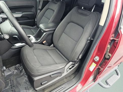 Used 2018 Chevrolet Colorado LT w/ LT Convenience Package RWD image 6