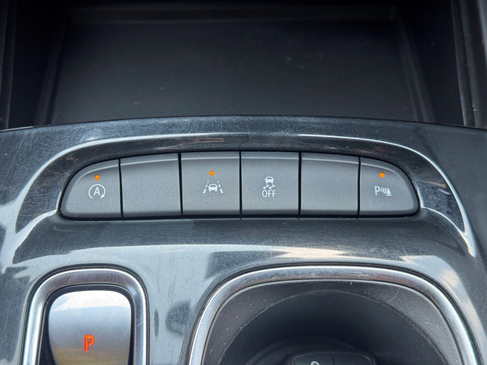 Used 2022 Buick Envision Essence w/ Sport Touring Package FWD image 31