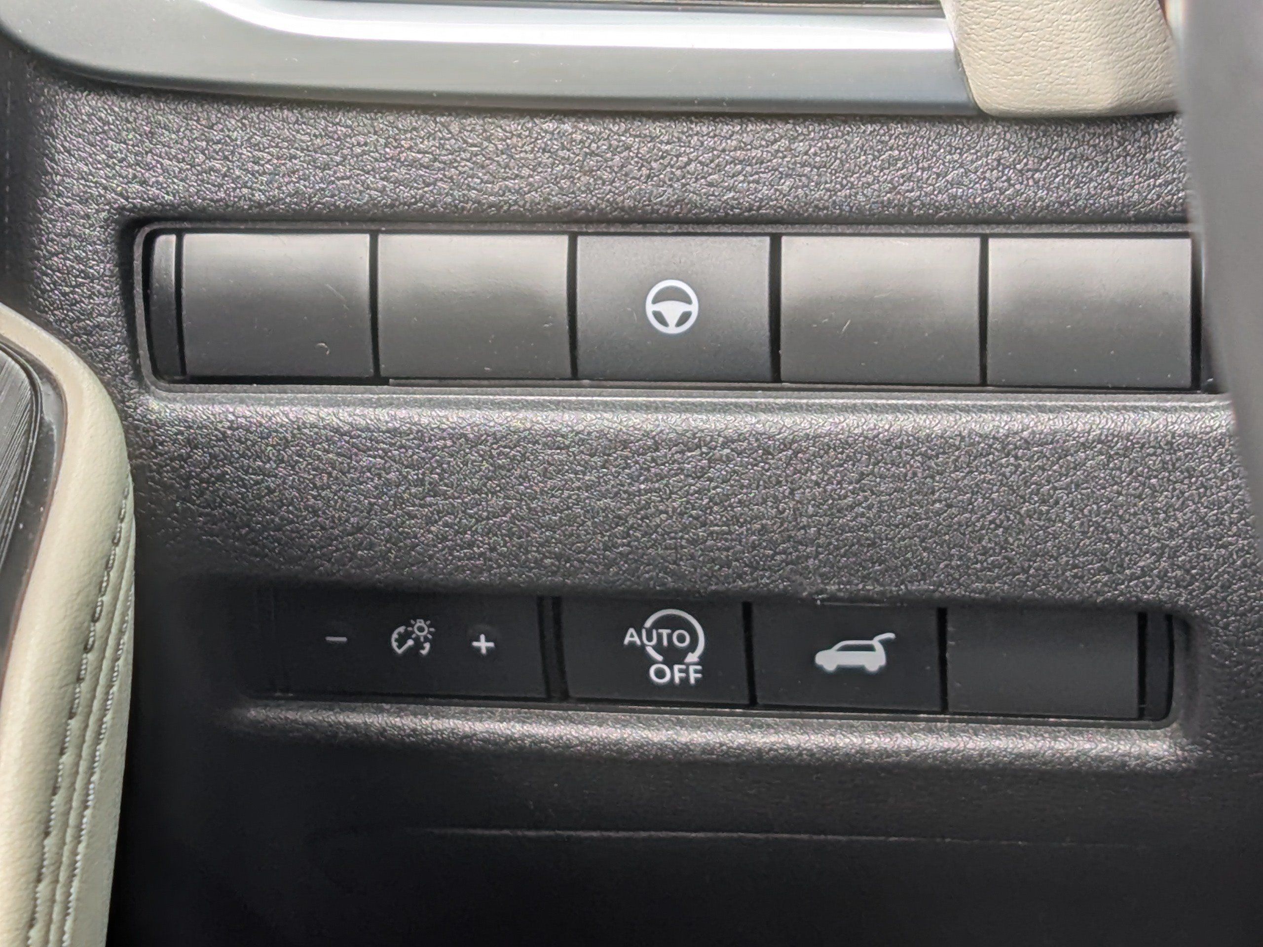 Used 2023 Nissan Rogue SL AWD/4WD image 30