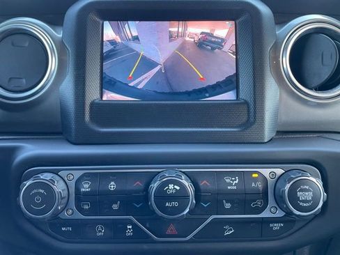 Used 2020 Jeep Wrangler Unlimited Sahara w/ Cold Weather Group image 19