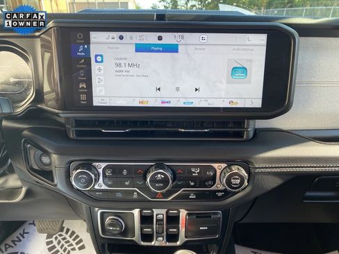 Used 2024 Jeep Wrangler Unlimited Sahara image 29