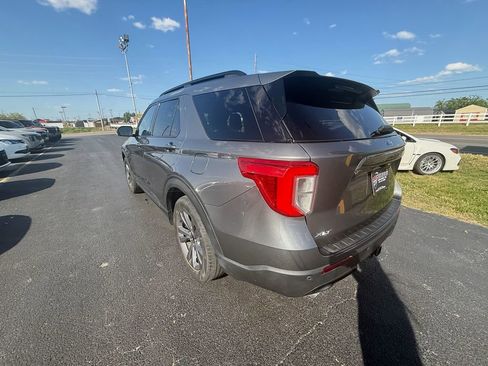 Used 2023 Ford Explorer XLT w/ Equipment Group 202A RWD image 6
