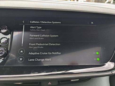 Used 2023 Buick Envision Avenir AWD/4WD image 30
