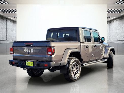 Used 2020 Jeep Gladiator Overland w/ Trailer Tow Package image 7