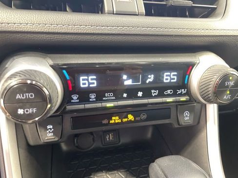 Used 2025 Toyota RAV4 XLE FWD image 13