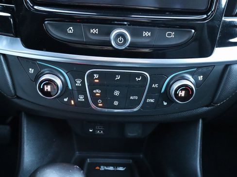 Used 2022 Chevrolet Traverse High Country image 14