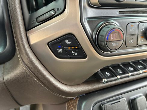 Used 2017 GMC Sierra 2500 Denali w/ Duramax Plus Package AWD/4WD image 28