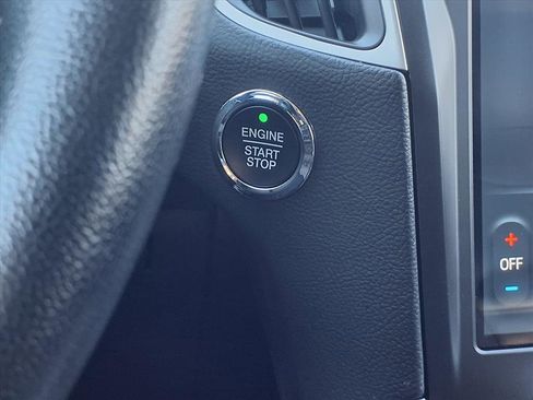 Used 2024 Ford Edge SEL image 15