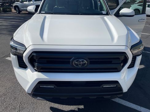 Certified 2025 Toyota Tacoma SR5 image 23