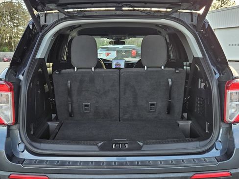 Used 2022 Ford Explorer XLT w/ Class IV Trailer Tow Package image 9