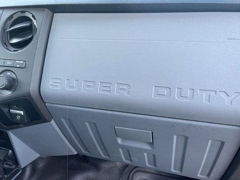 Used 2015 Ford F250 XL w/ XL Appearance Package image 17