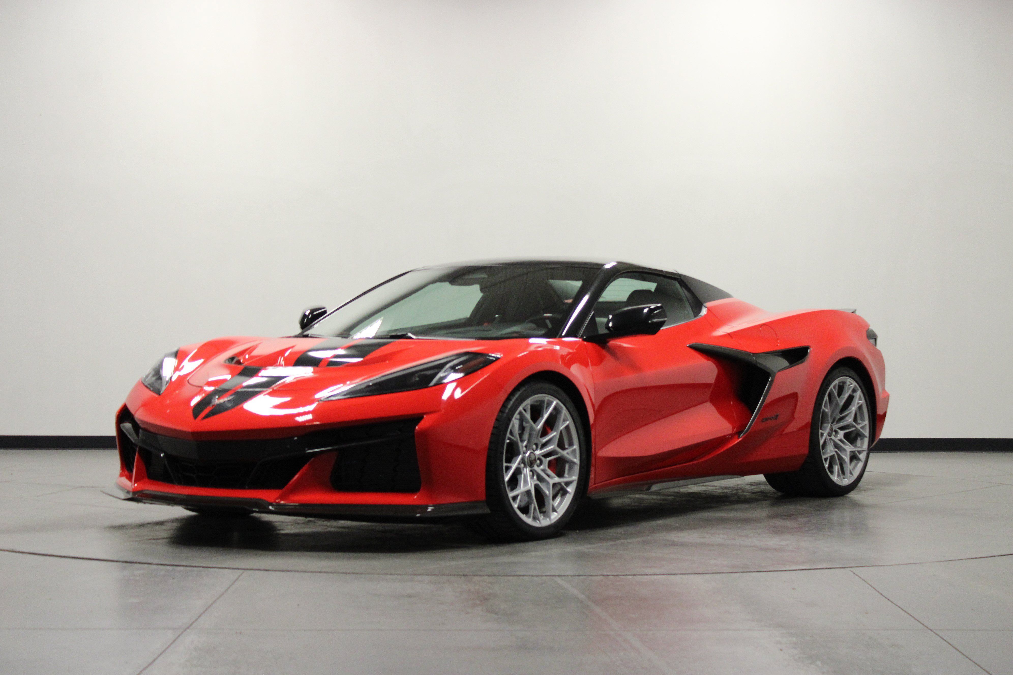 Used 2025 Chevrolet Corvette ZR1 RWD image 8