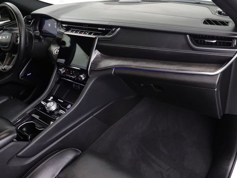 Used 2023 Jeep Grand Cherokee Overland w/ Advanced Protech Group III image 22