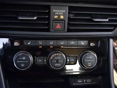 Certified 2024 Volkswagen Jetta SE image 15