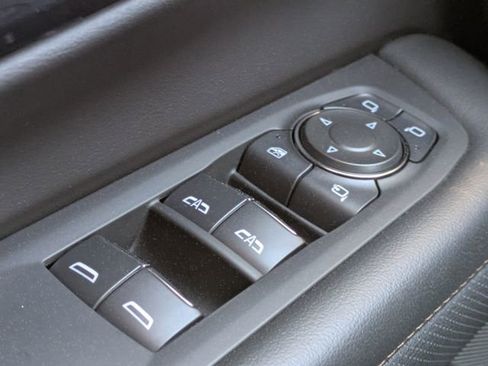 Used 2025 Chevrolet Tahoe High Country image 29