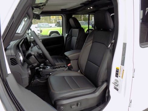 New 2026 Jeep Gladiator Sport image 17