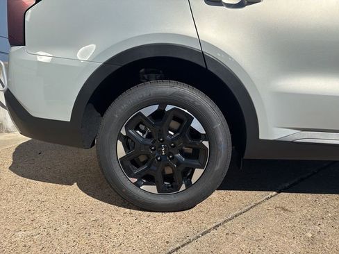 New 2026 Kia Sorento S image 9