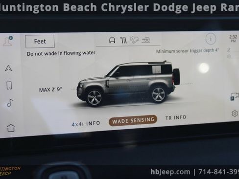 Used 2023 Land Rover Defender 110 SE image 28