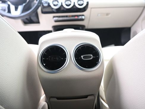 Used 2020 Mercedes-Benz A 220 image 40