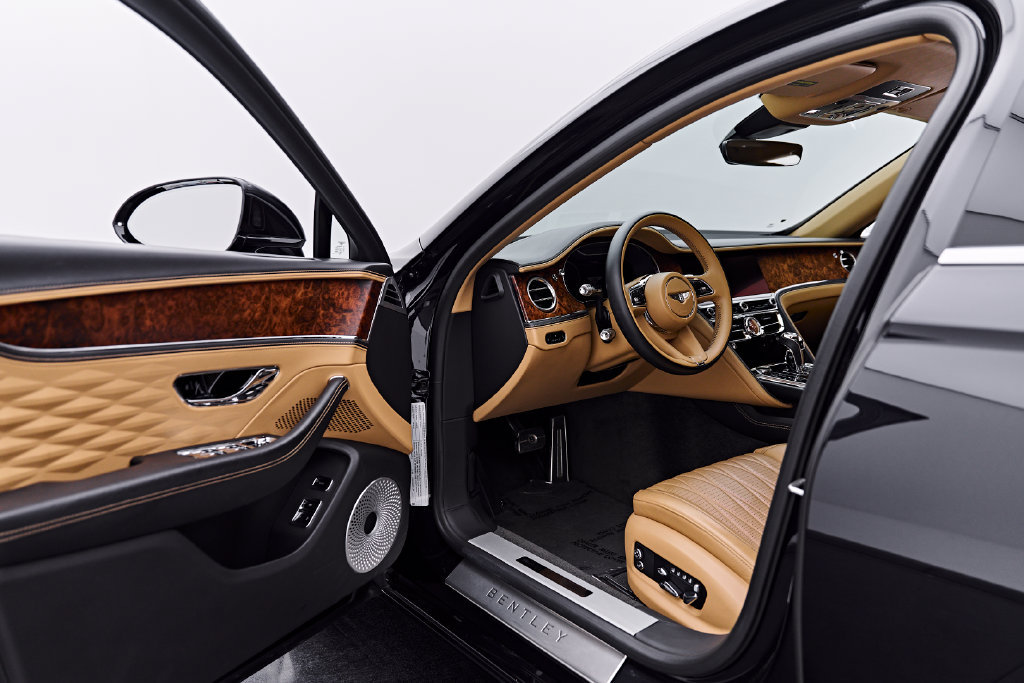 Used 2022 Bentley Flying Spur V8 AWD/4WD image 32