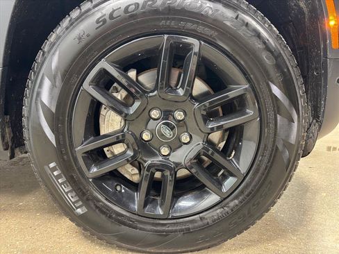 Used 2023 Land Rover Defender 130 S image 11