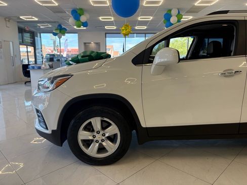 Used 2019 Chevrolet Trax LT w/ LT Convenience Package AWD/4WD image 6