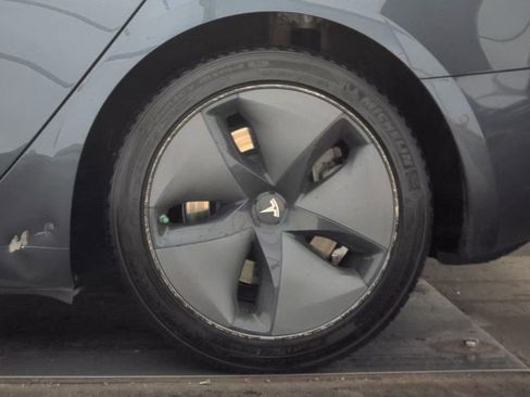 Used 2018 Tesla Model 3 Long Range image 13