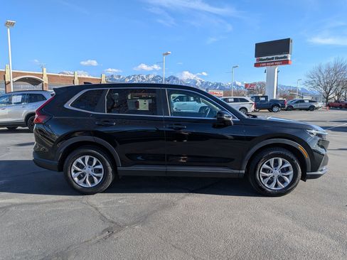 Used 2025 Honda CR-V LX image 2