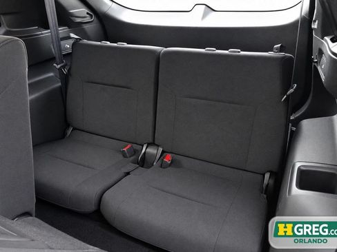 Used 2025 Mitsubishi Outlander ES FWD image 17