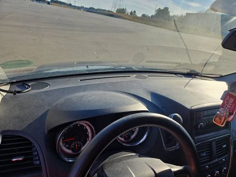 Used 2013 Dodge Grand Caravan American Value Package FWD image 4