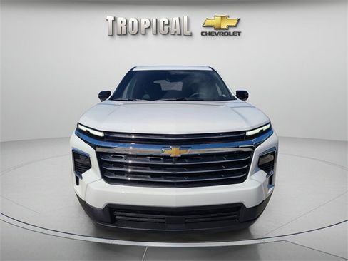 New 2026 Chevrolet Traverse LT w/ Driver Confidence Package image 8