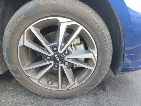 Certified 2023 Kia Forte LXS image 12