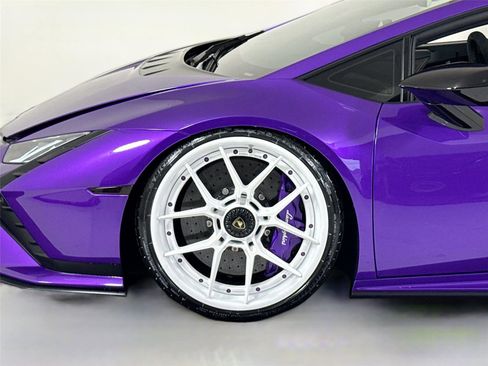 Used 2023 Lamborghini Huracan Tecnica image 31