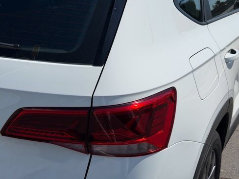 Used 2022 Volkswagen Taos S AWD/4WD image 8