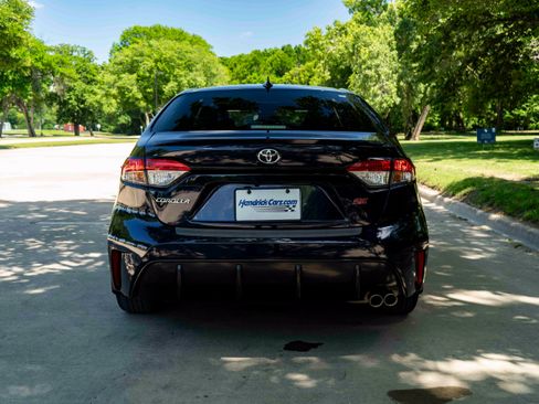 Used 2023 Toyota Corolla SE w/ SE Premium Package FWD image 8