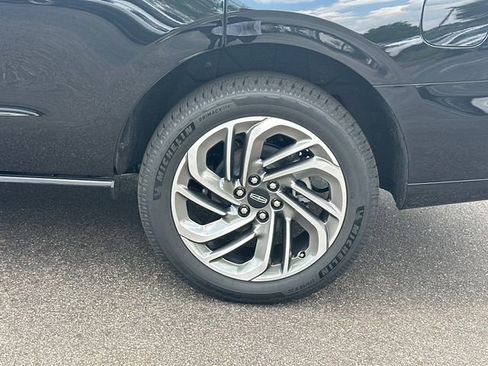 New 2026 Lincoln Navigator Reserve AWD/4WD image 19