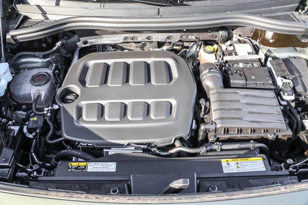 Certified 2026 Volkswagen Tiguan SE R-Line AWD/4WD image 39