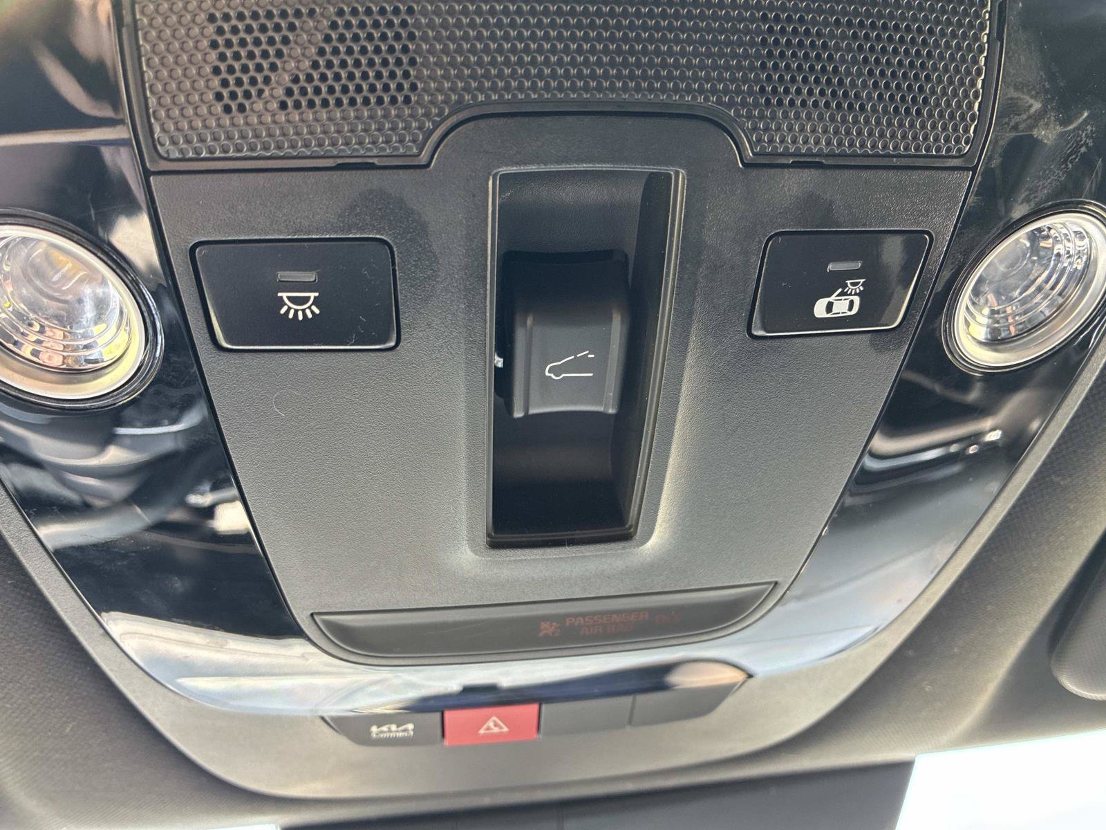 Used 2025 Kia Sportage X-Line w/ Premium Package AWD/4WD image 38