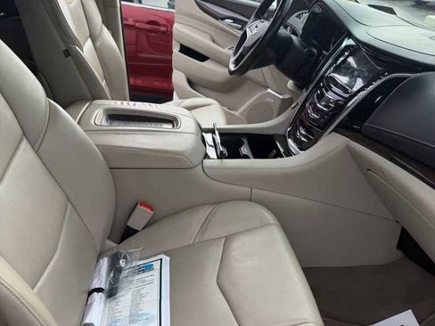 Used 2018 Cadillac Escalade Luxury image 14